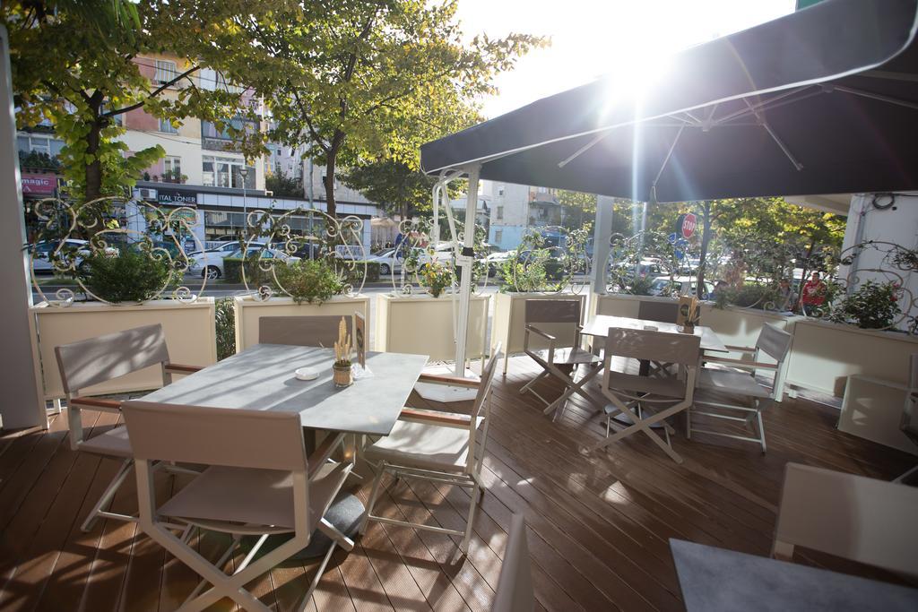 Classic Hotel Tirana Exterior photo